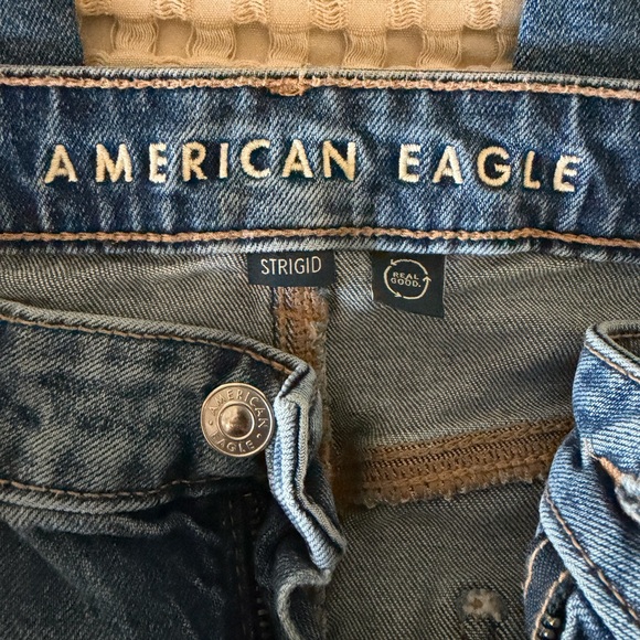 American Eagle Outfitters Dark Blue Mom Jeans with Brown Stitching - Picture 3 of 4